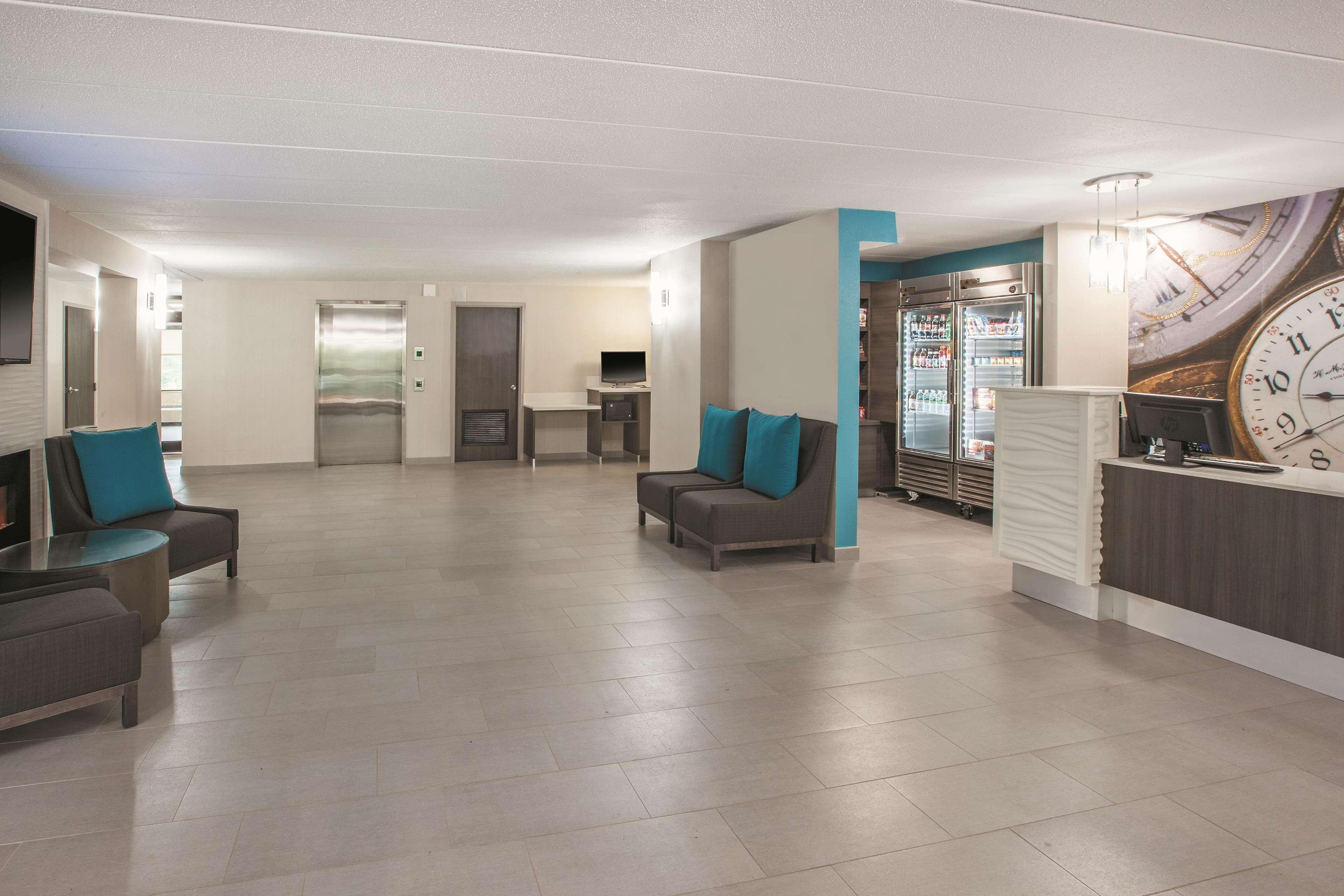Hotel La Quinta By Wyndham Sturbridge Exterior foto