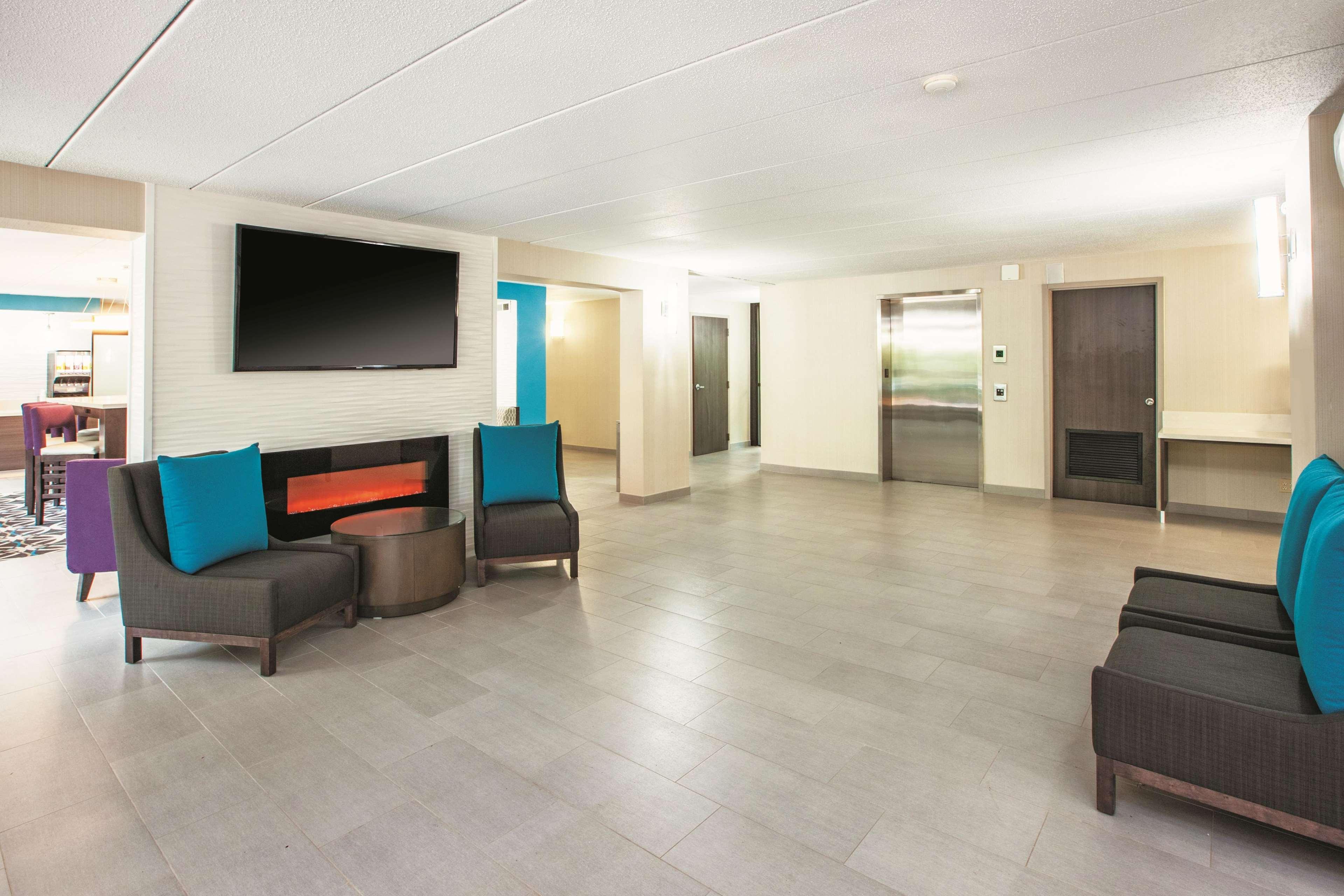 Hotel La Quinta By Wyndham Sturbridge Exterior foto